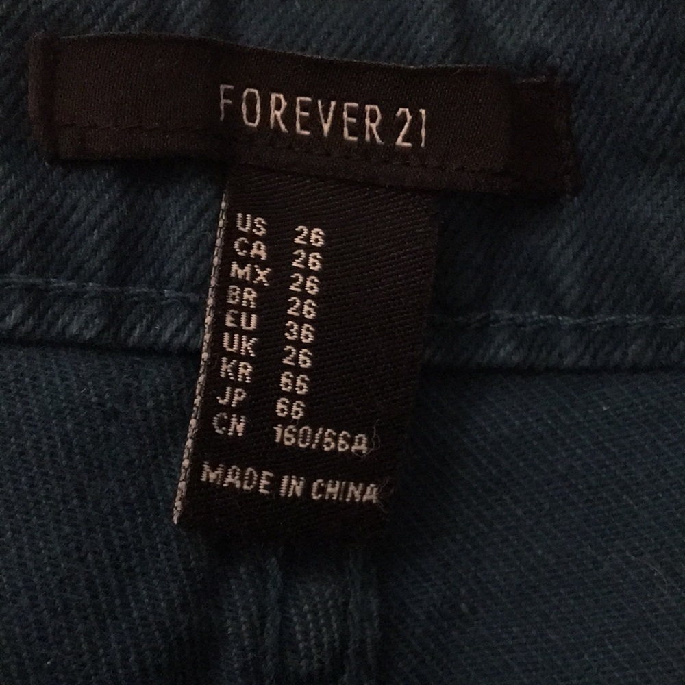 Shorts - Picture 5 of 6